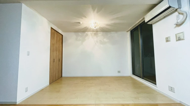 マンションで和室を洋室にして、大きなLDKにリフォームした事例