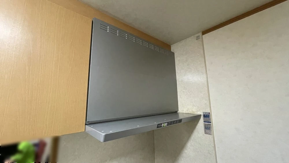 掃除しやすいリンナイの幅90㎝レンジフードへの交換事例