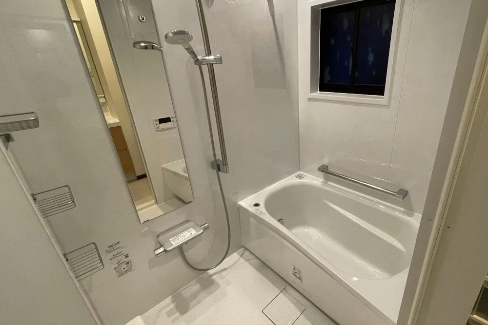 2階のお風呂でサイズアップと段差解消！TOTO「サザナ」へのリフォーム事例