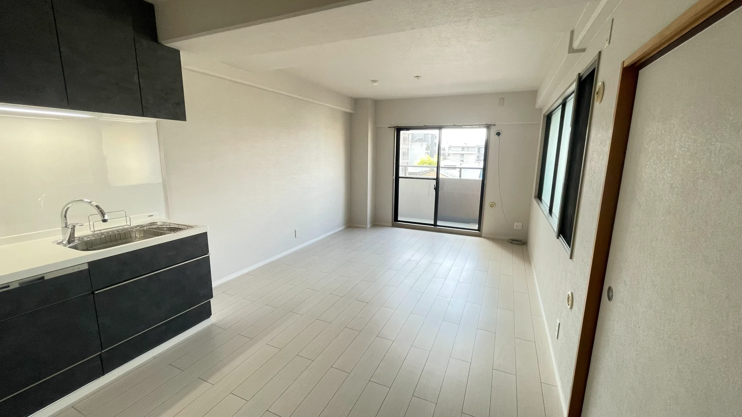 水回りもフローリングも一新！マンションをフルリフォームした事例